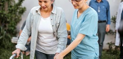 Usługi i udogodnienia w domach seniora